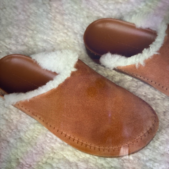 Jenni Kayne Shearling-Lined Moc Clog - Picture 1 of 5